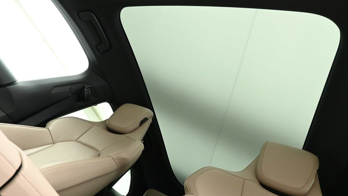 Porsche Taycan Image 2