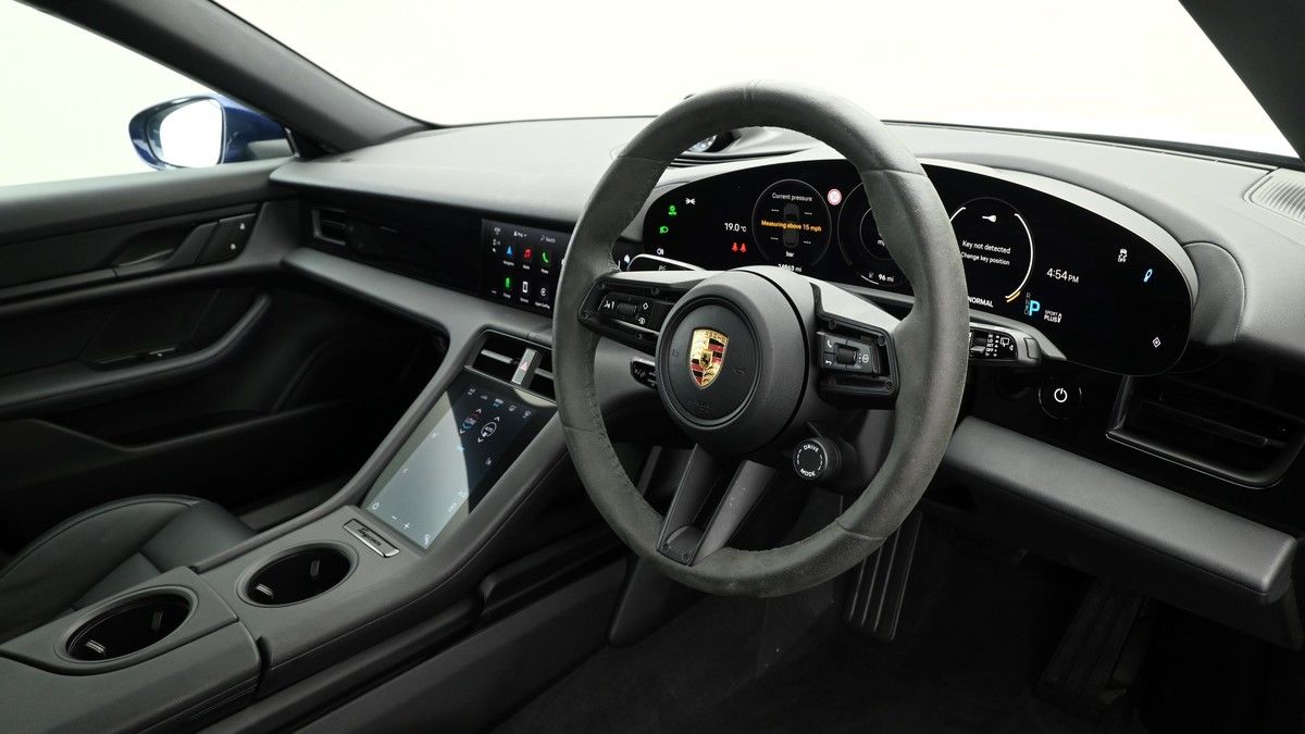 Porsche Taycan Image 3