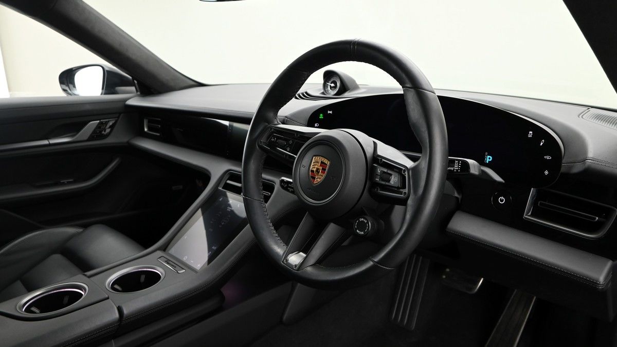Porsche Taycan Image 3