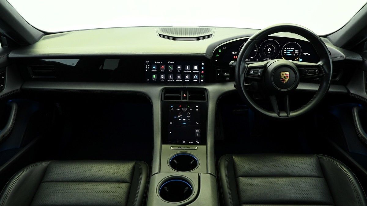 Porsche Taycan Image 14