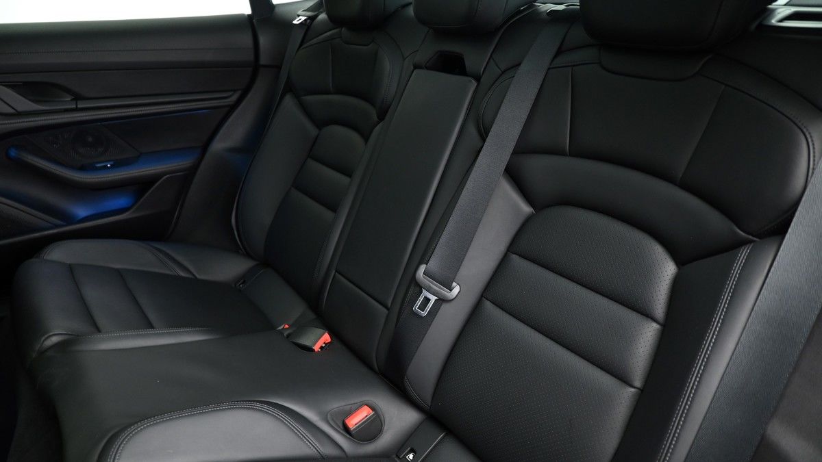 Porsche Taycan Image 5