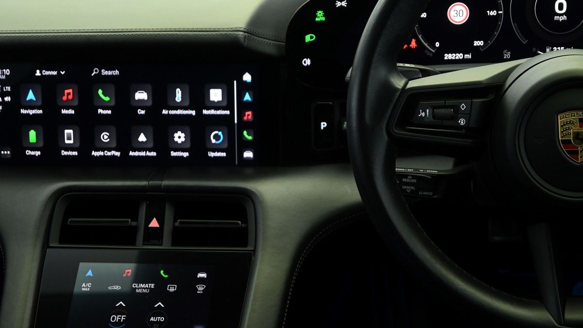 Porsche Taycan Image 15