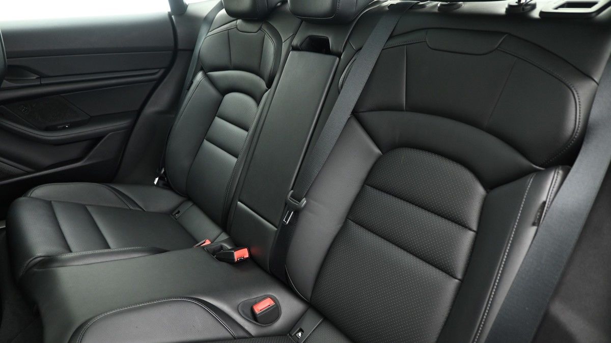Porsche Taycan Image 5