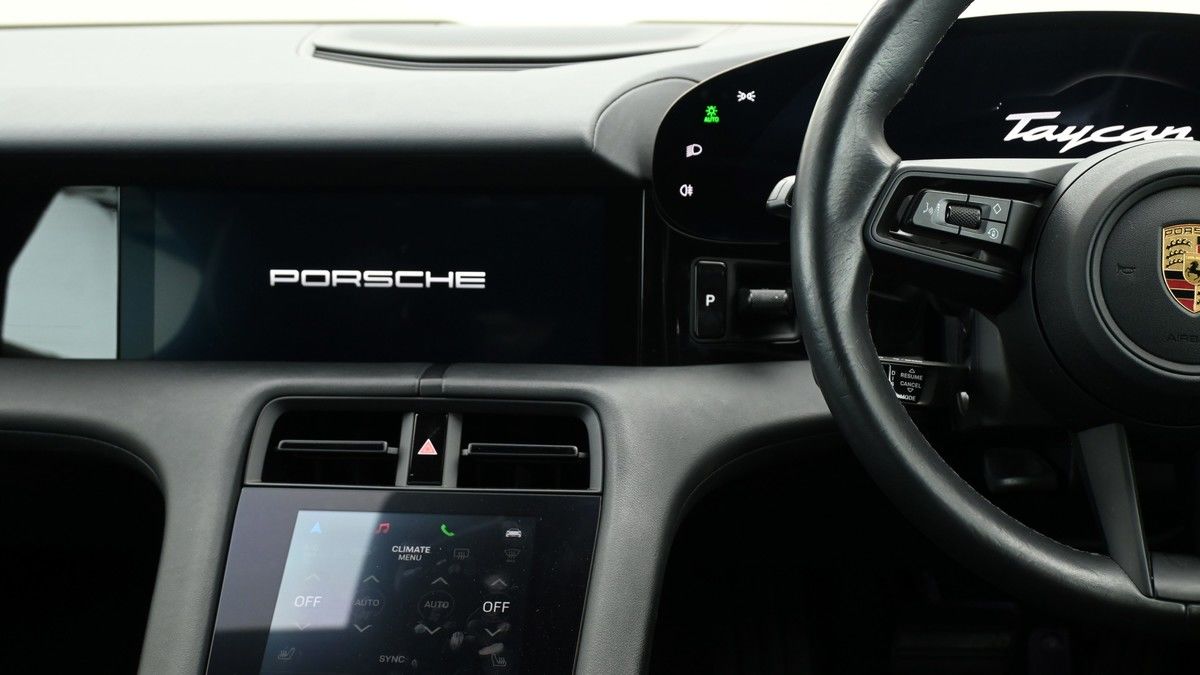 Porsche Taycan Image 15