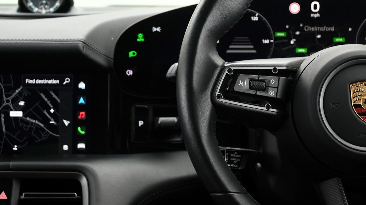 Porsche Taycan Image 15
