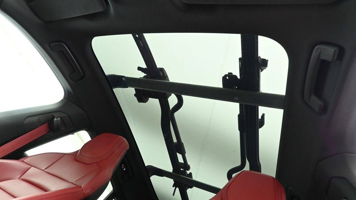 Porsche Taycan Image 2