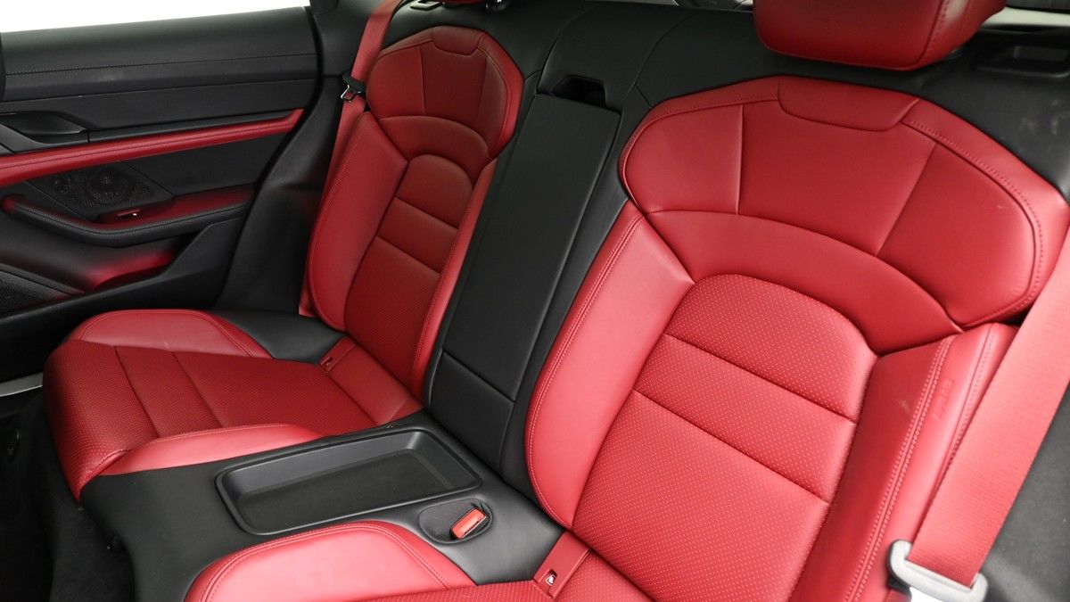 Porsche Taycan Image 5