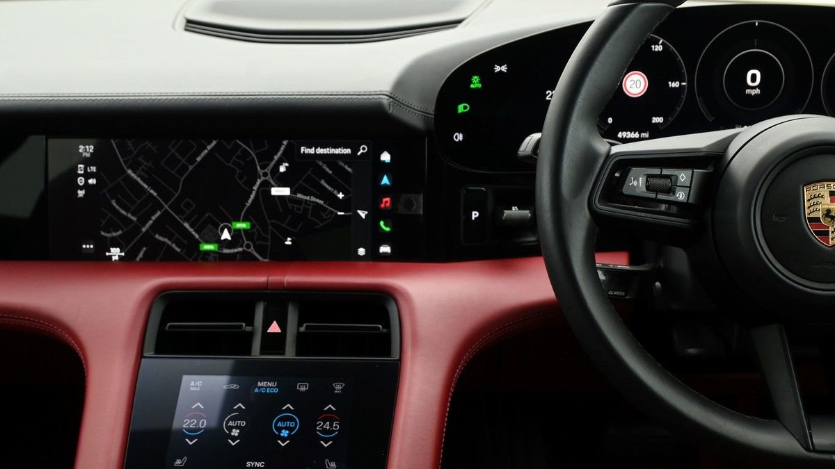 Porsche Taycan Image 15