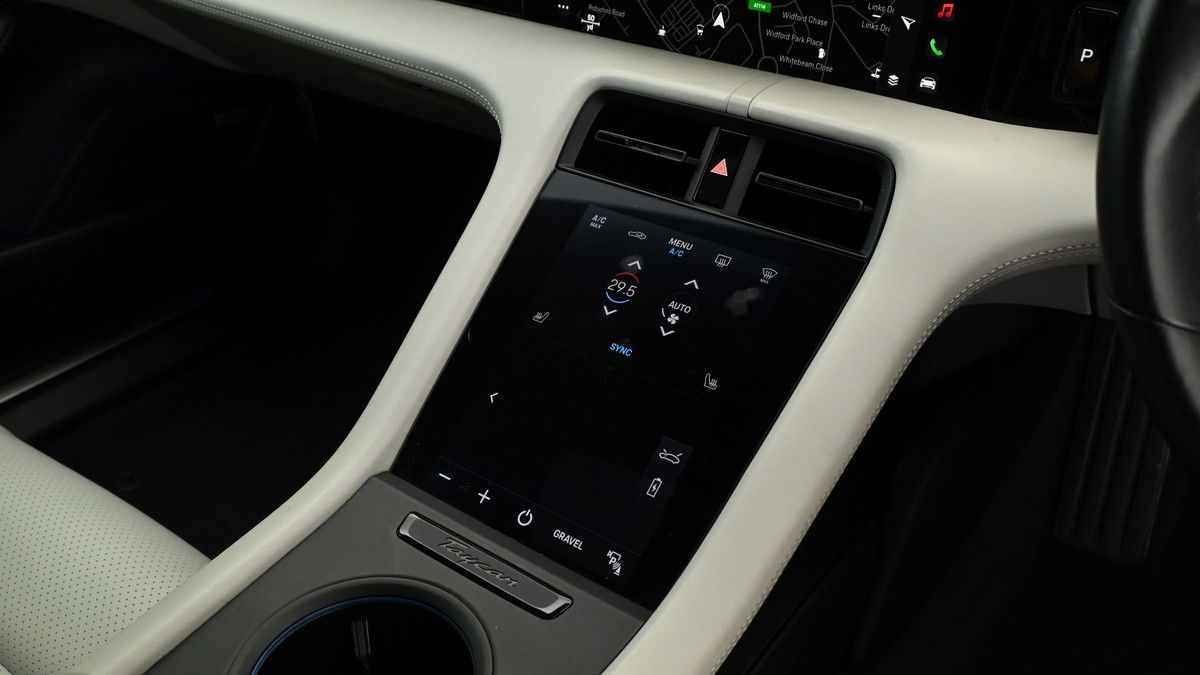 Porsche Taycan Image 12