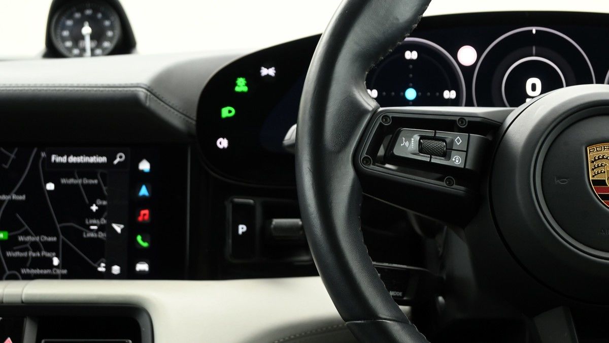 Porsche Taycan Image 15