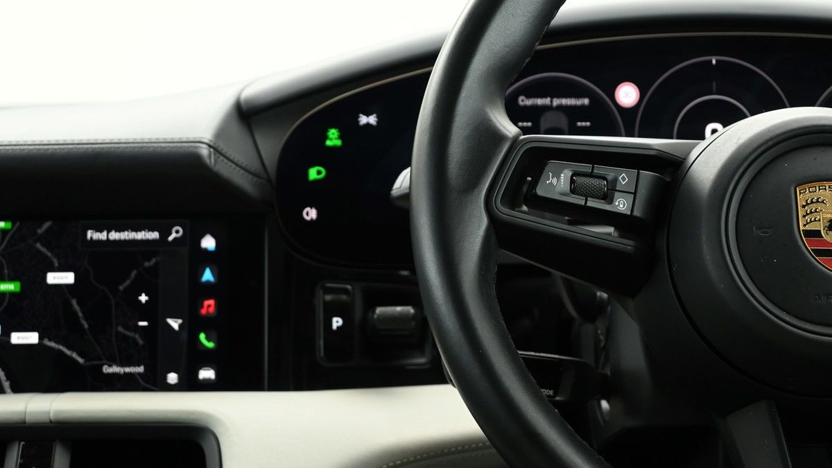 Porsche Taycan Image 15