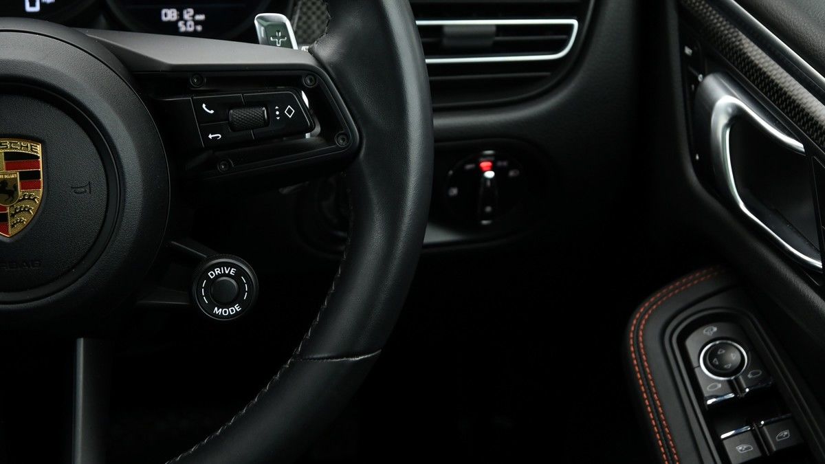Porsche Macan Image 16