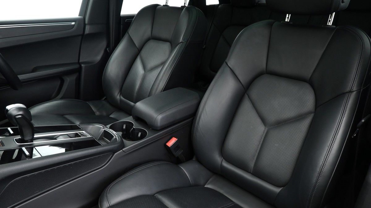 Porsche Macan Image 4