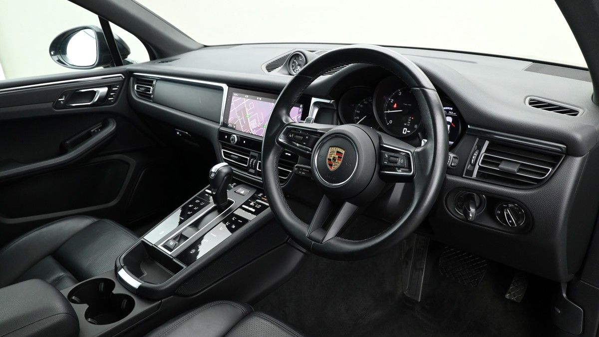 Porsche Macan Image 3
