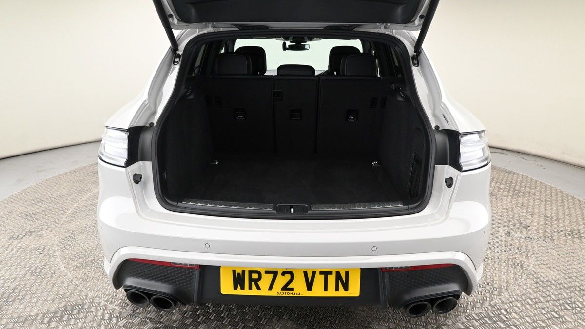 Porsche Macan Image 10