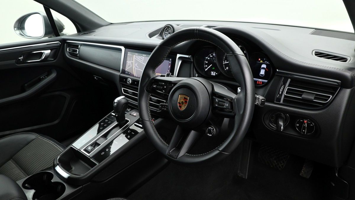 Porsche Macan Image 3