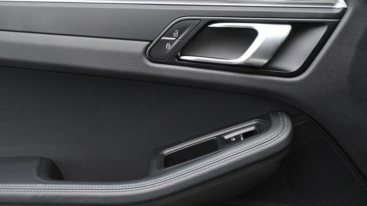 Porsche Macan Image 13