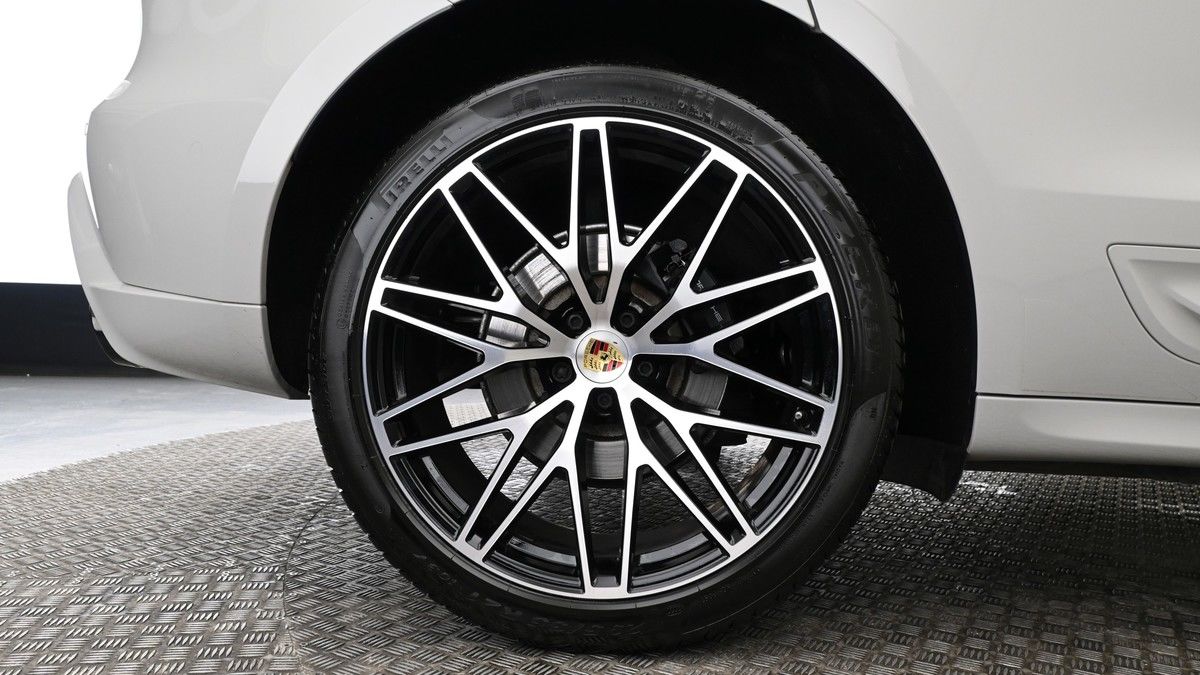 Porsche Macan Image 9