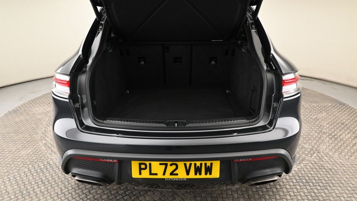 Porsche Macan Image 10