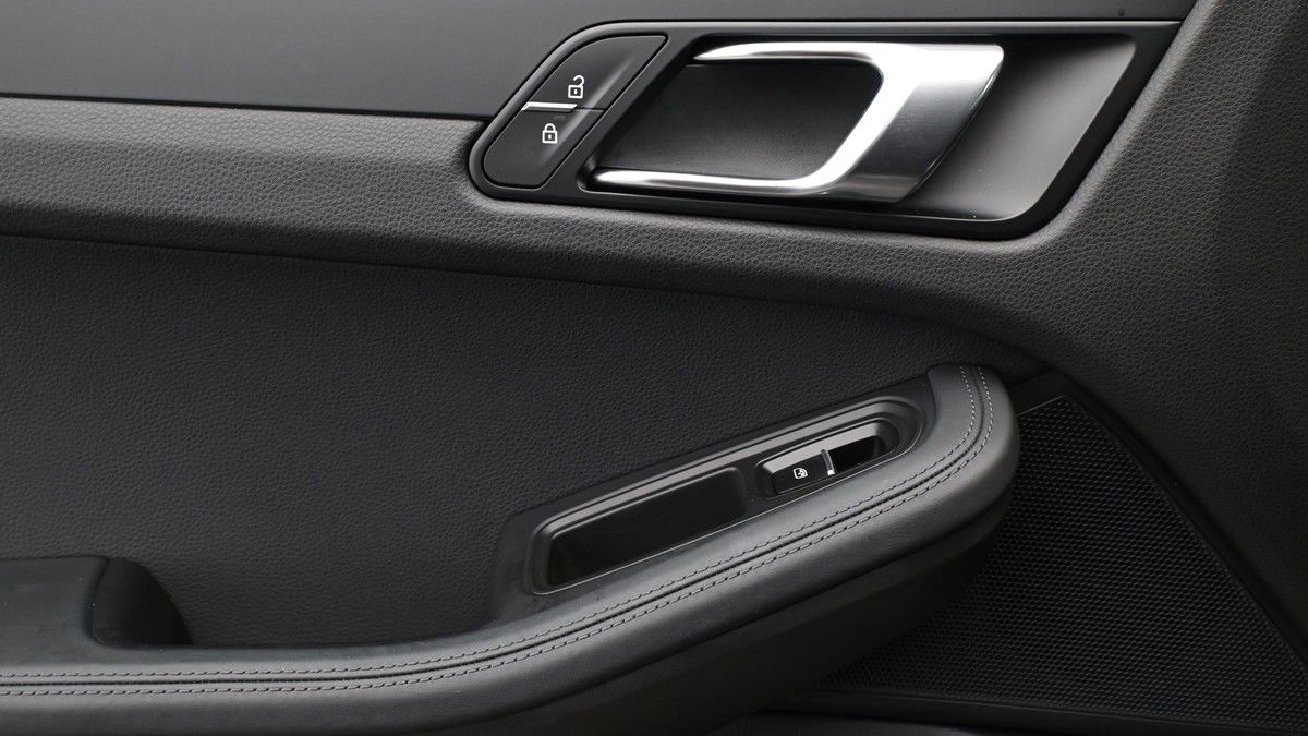 Porsche Macan Image 4