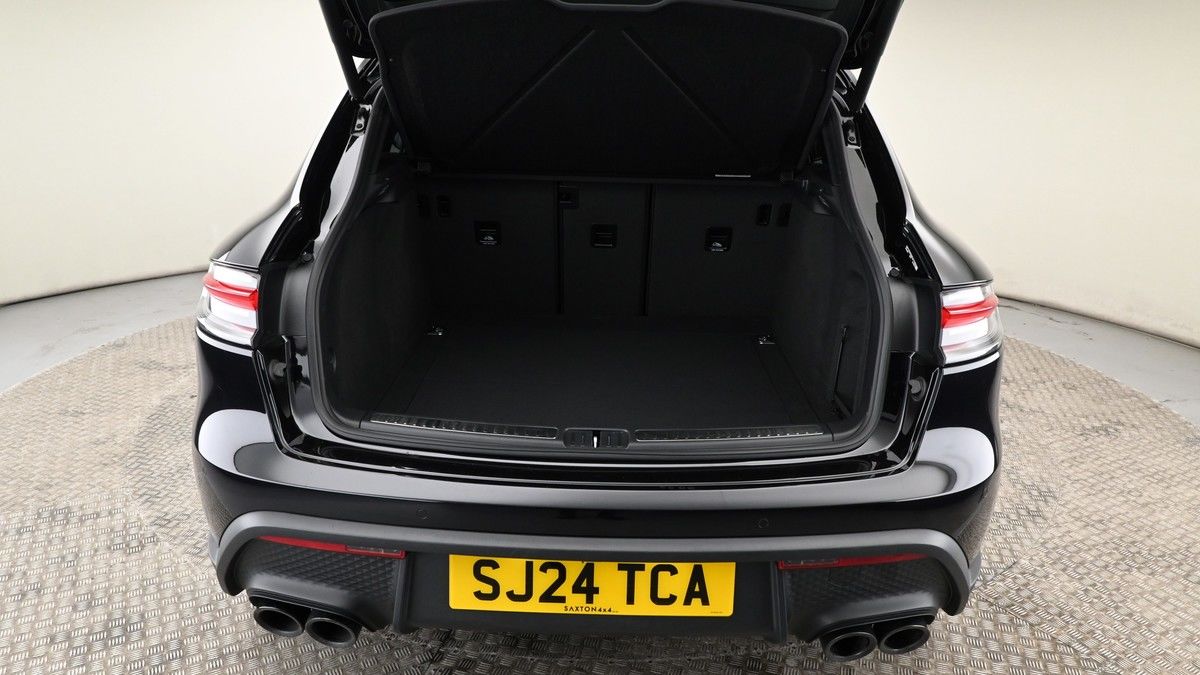Porsche Macan Image 10