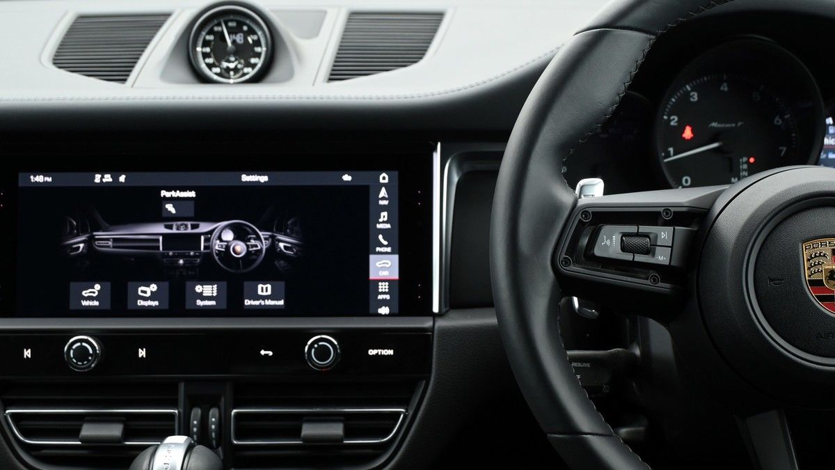 Porsche Macan Image 15