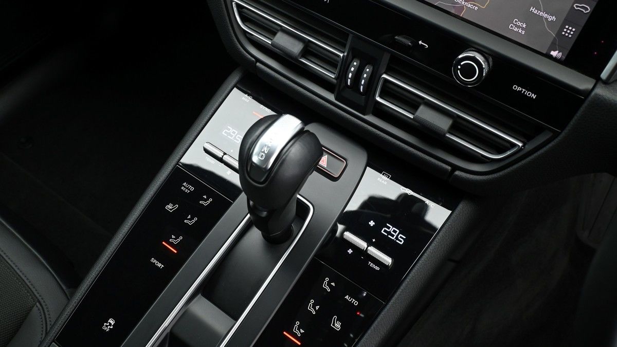 Porsche Macan Image 11