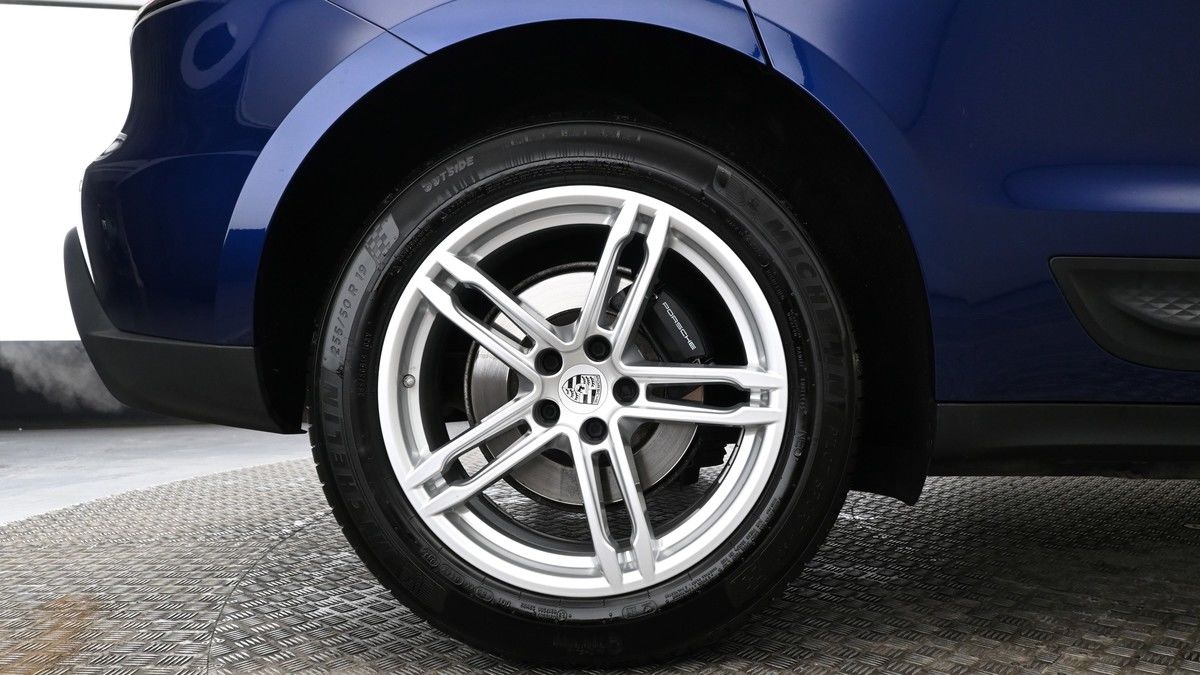 Porsche Macan Image 13