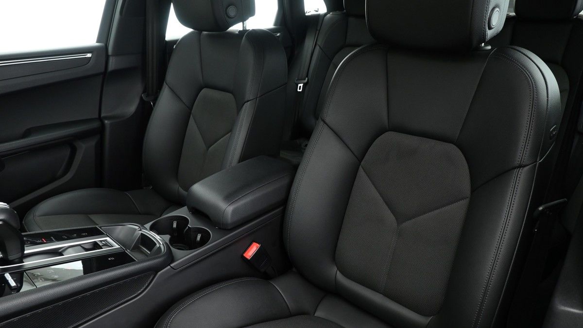 Porsche Macan Image 3