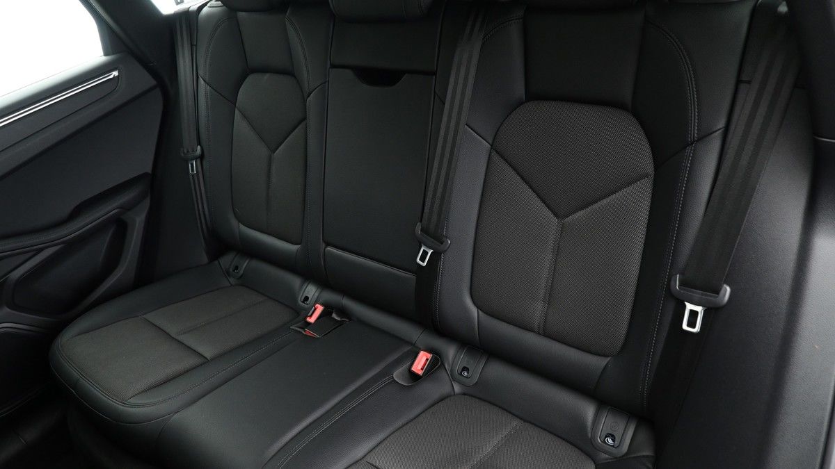 Porsche Macan Image 4