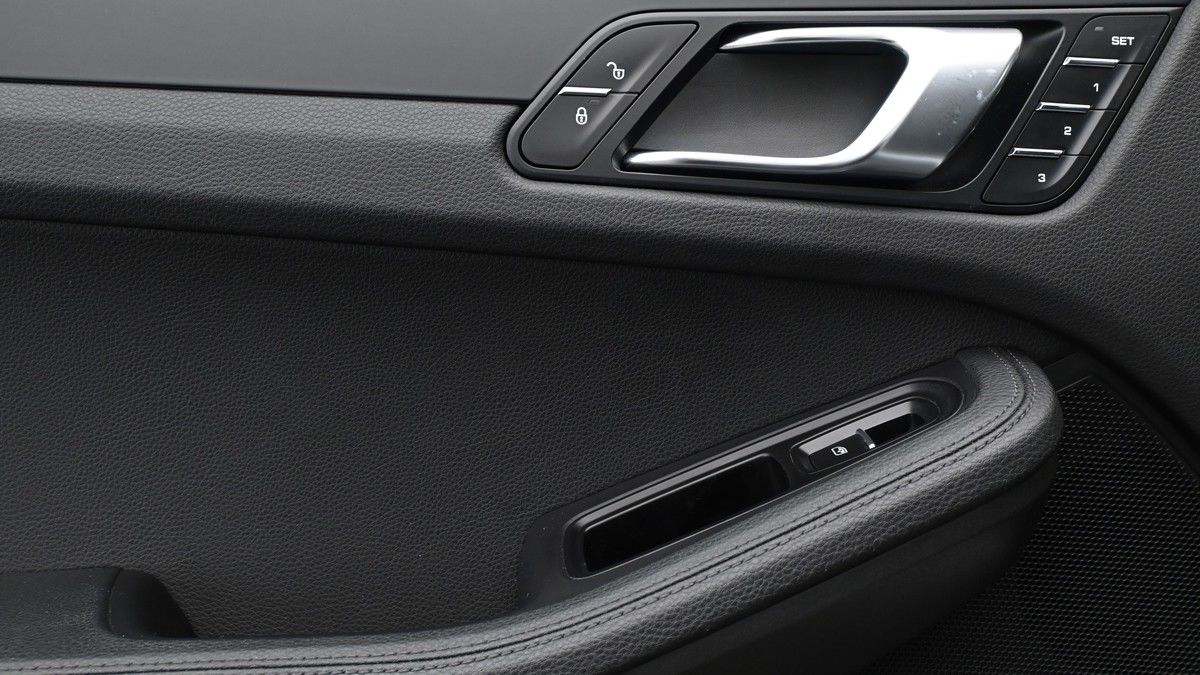 Porsche Macan Image 13