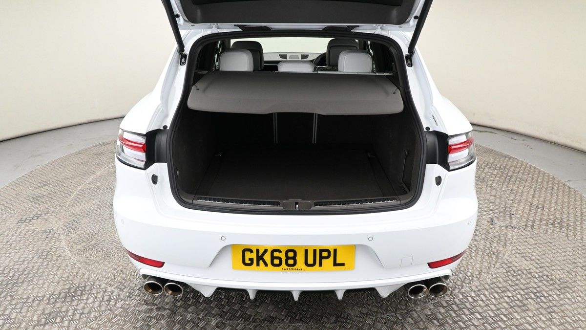 Porsche Macan Image 9