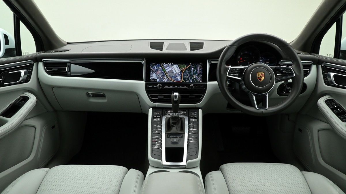 Porsche Macan Image 13