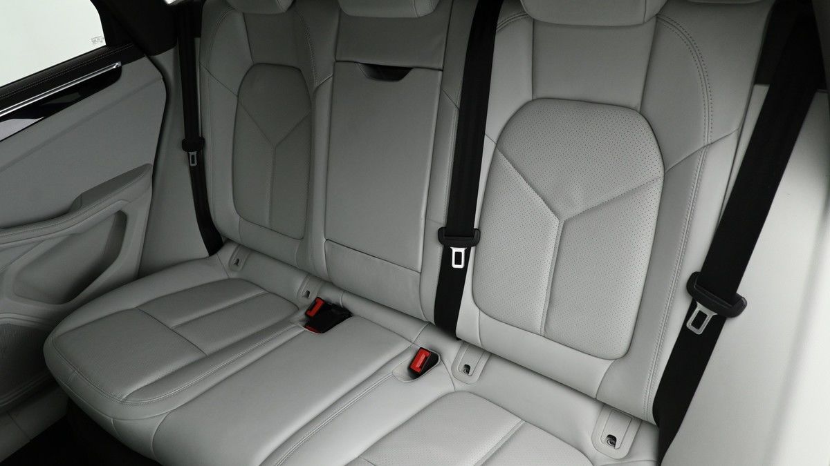 Porsche Macan Image 4
