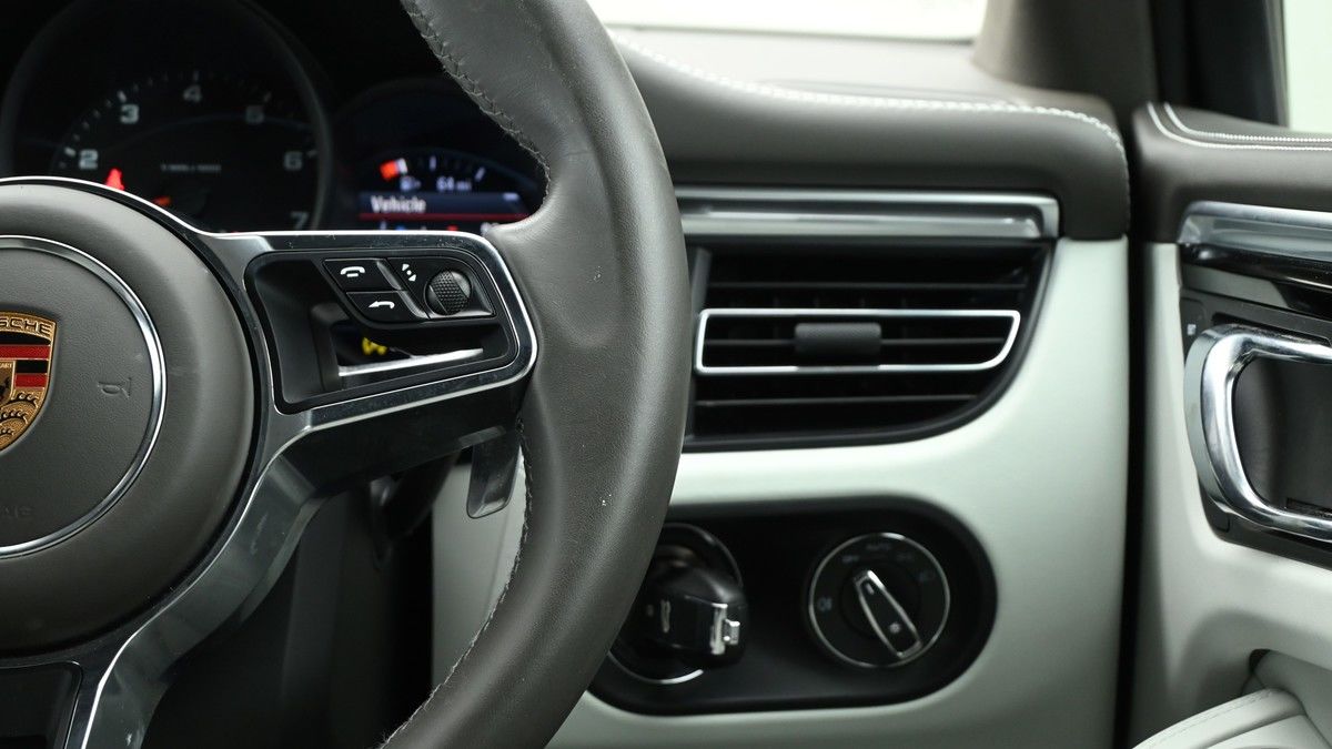 Porsche Macan Image 15