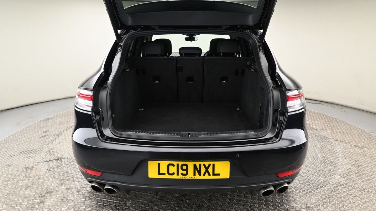 Porsche Macan Image 10