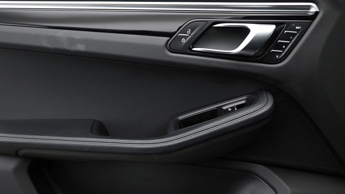 Porsche Macan Image 13