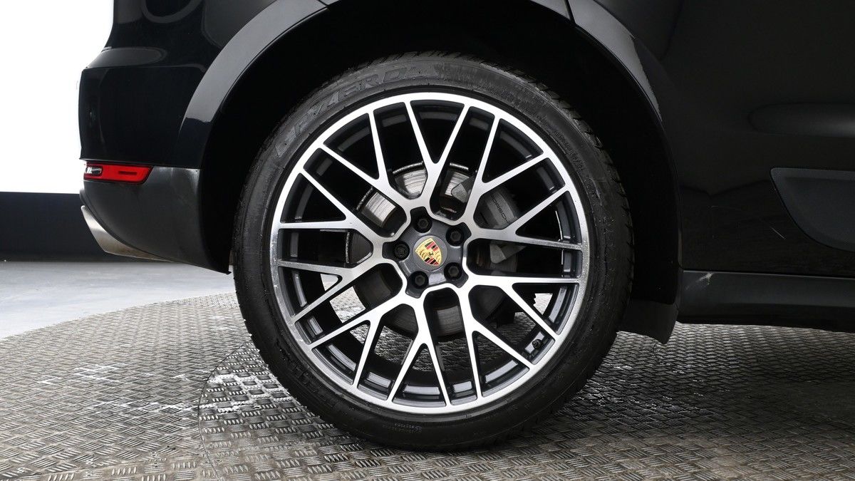 Porsche Macan Image 9