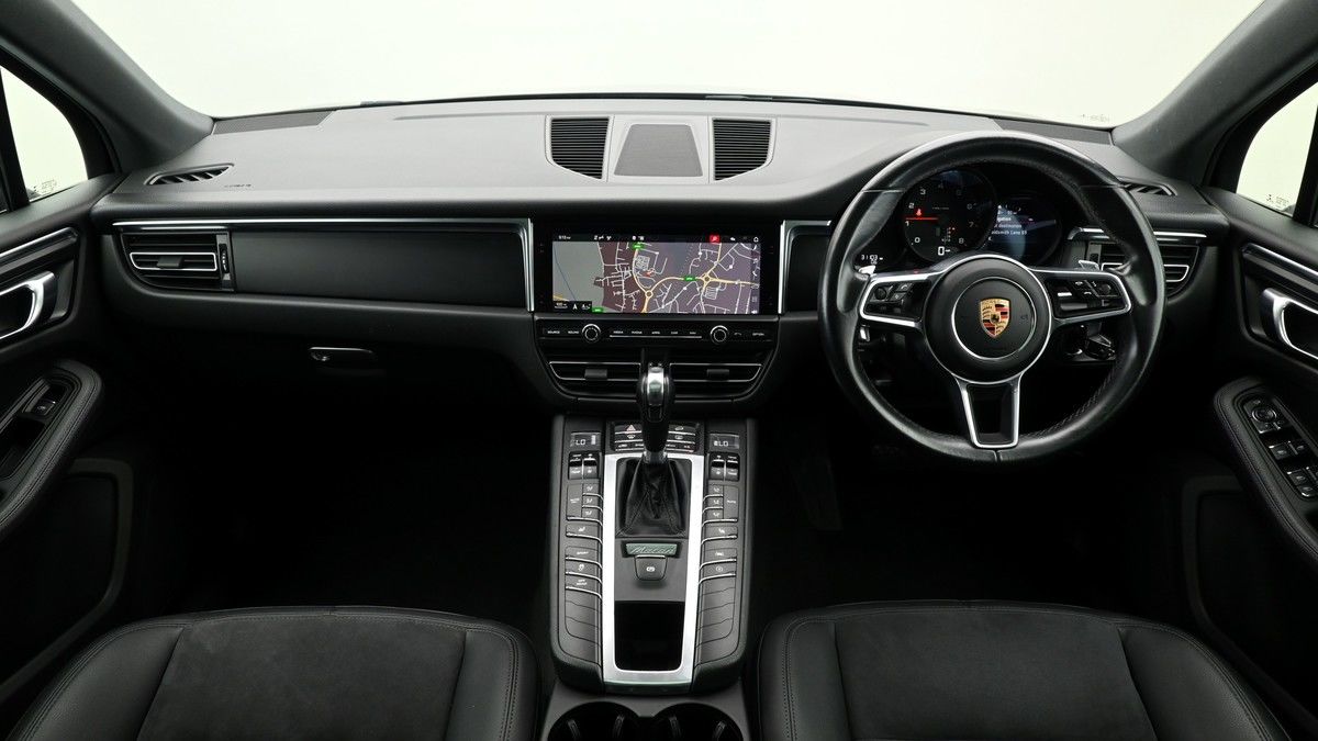 Porsche Macan Image 14