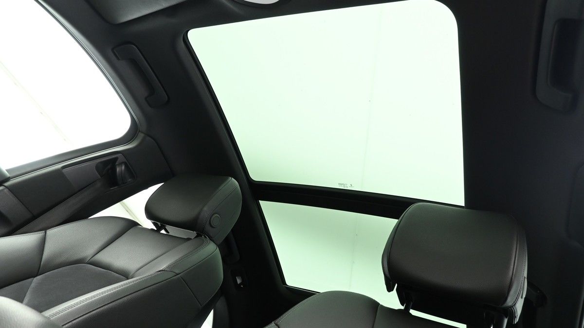Porsche Macan Image 2