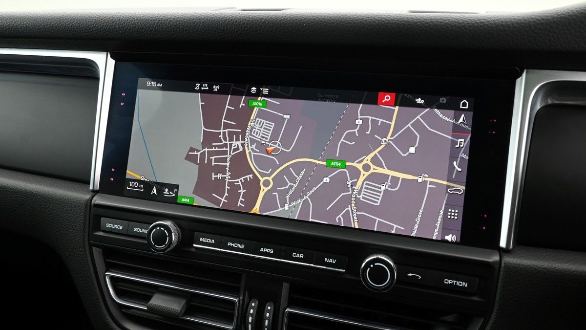 Porsche Macan Image 11