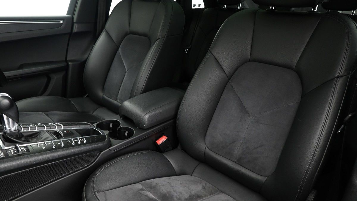 Porsche Macan Image 4