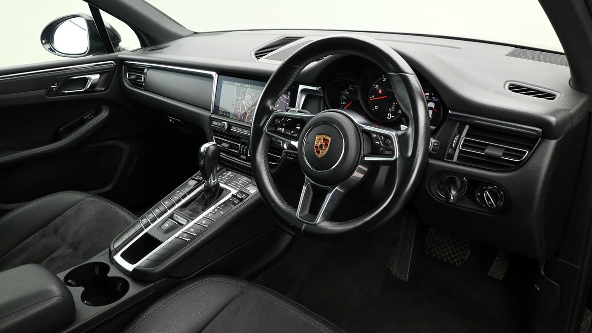 Porsche Macan Image 3