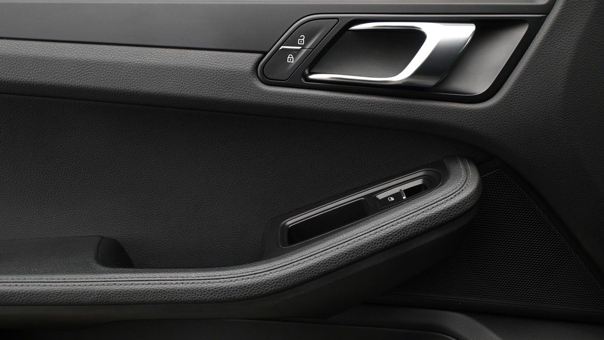 Porsche Macan Image 13