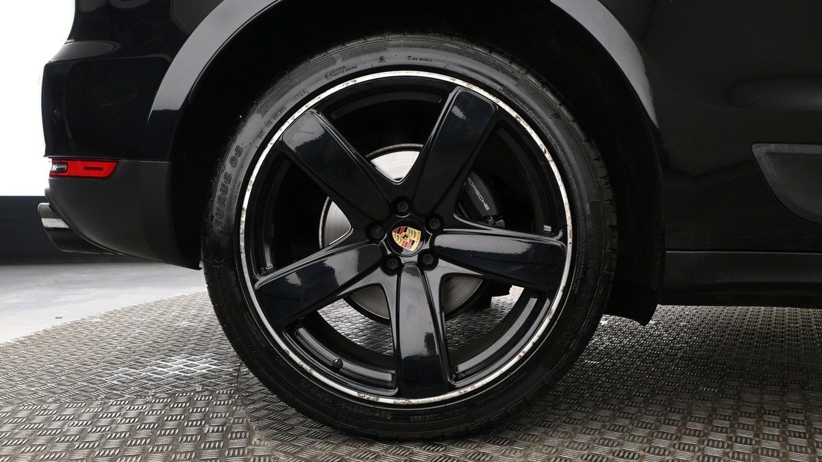 Porsche Macan Image 9