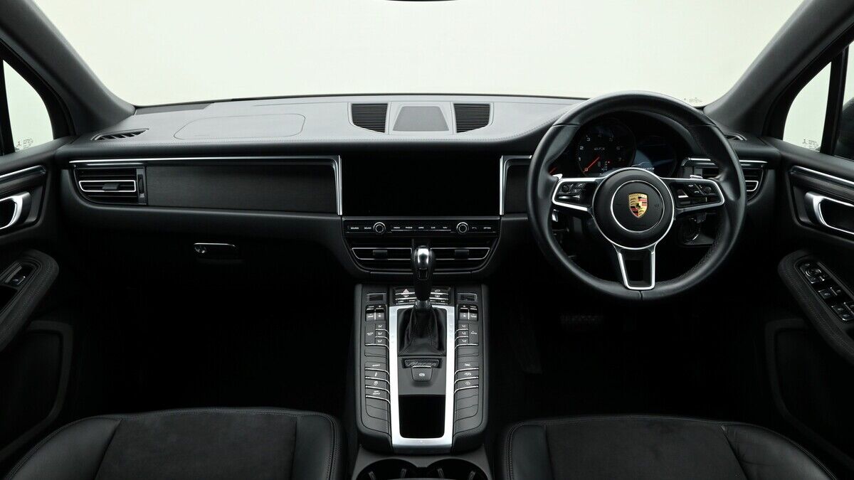 Porsche Macan Image 14