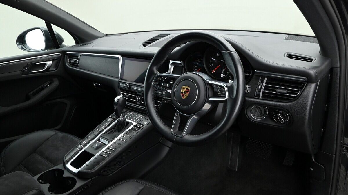 Porsche Macan Image 3