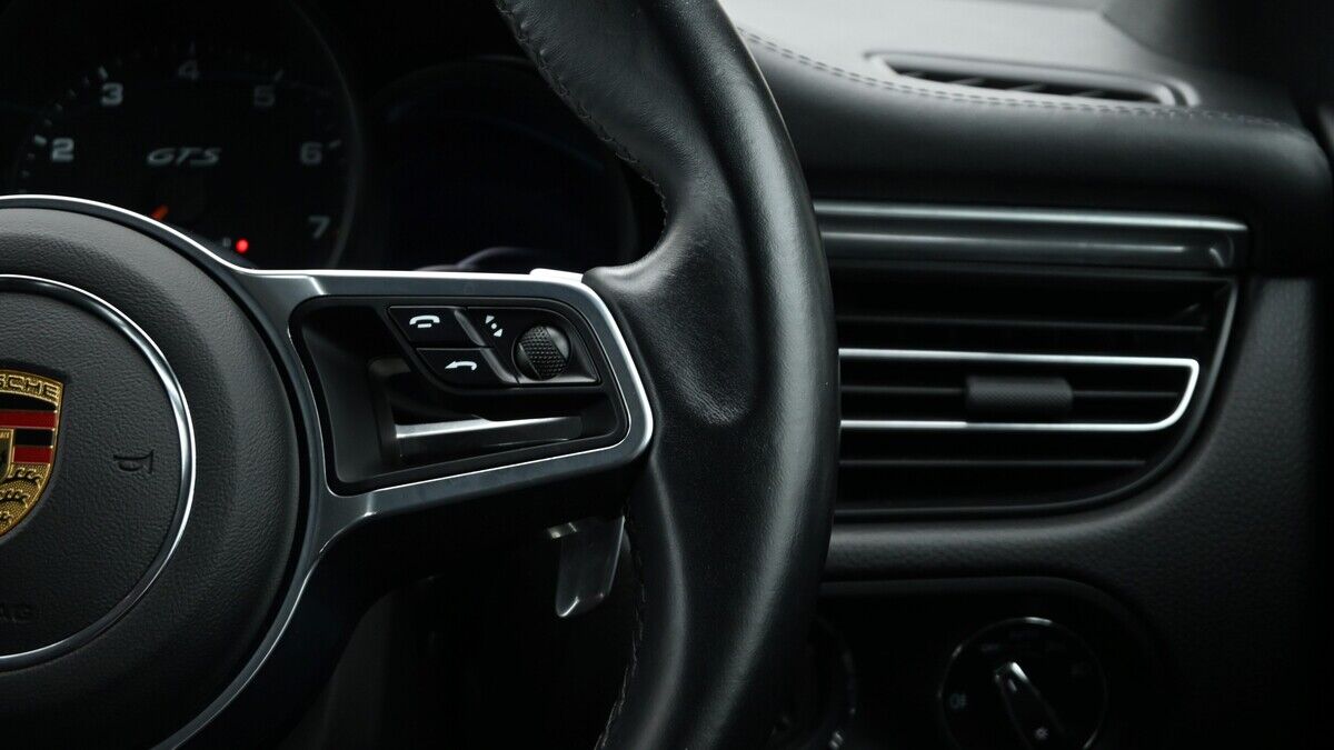 Porsche Macan Image 16