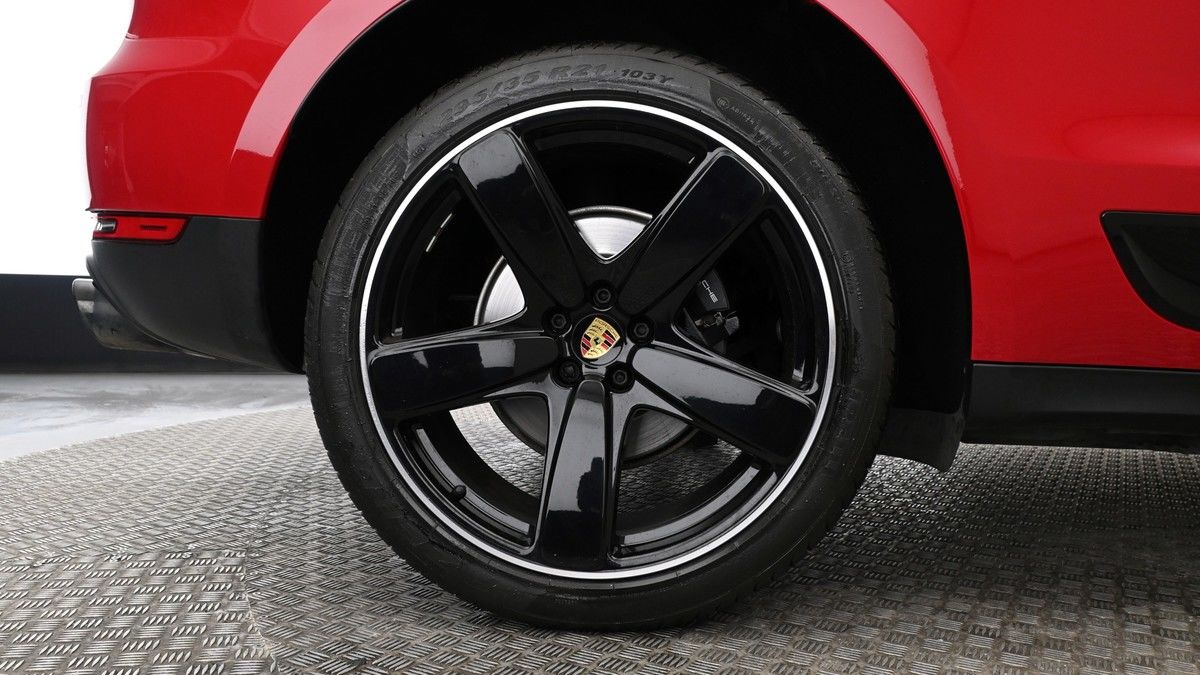 Porsche Macan Image 9