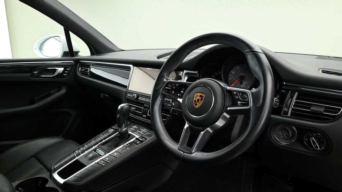More views of Porsche Macan